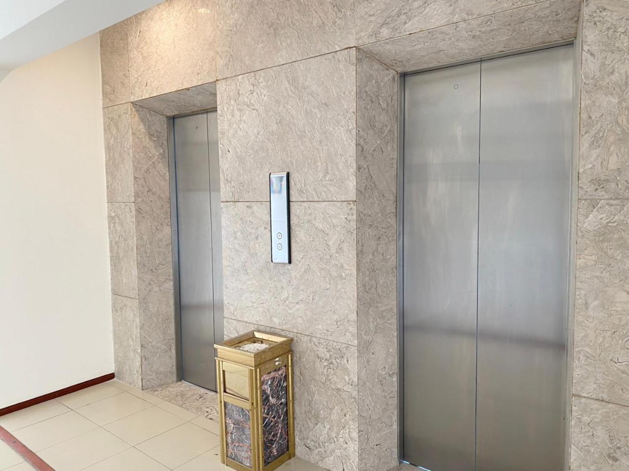 NguyẽN QuyèN Hotel Hanoi Esterno foto