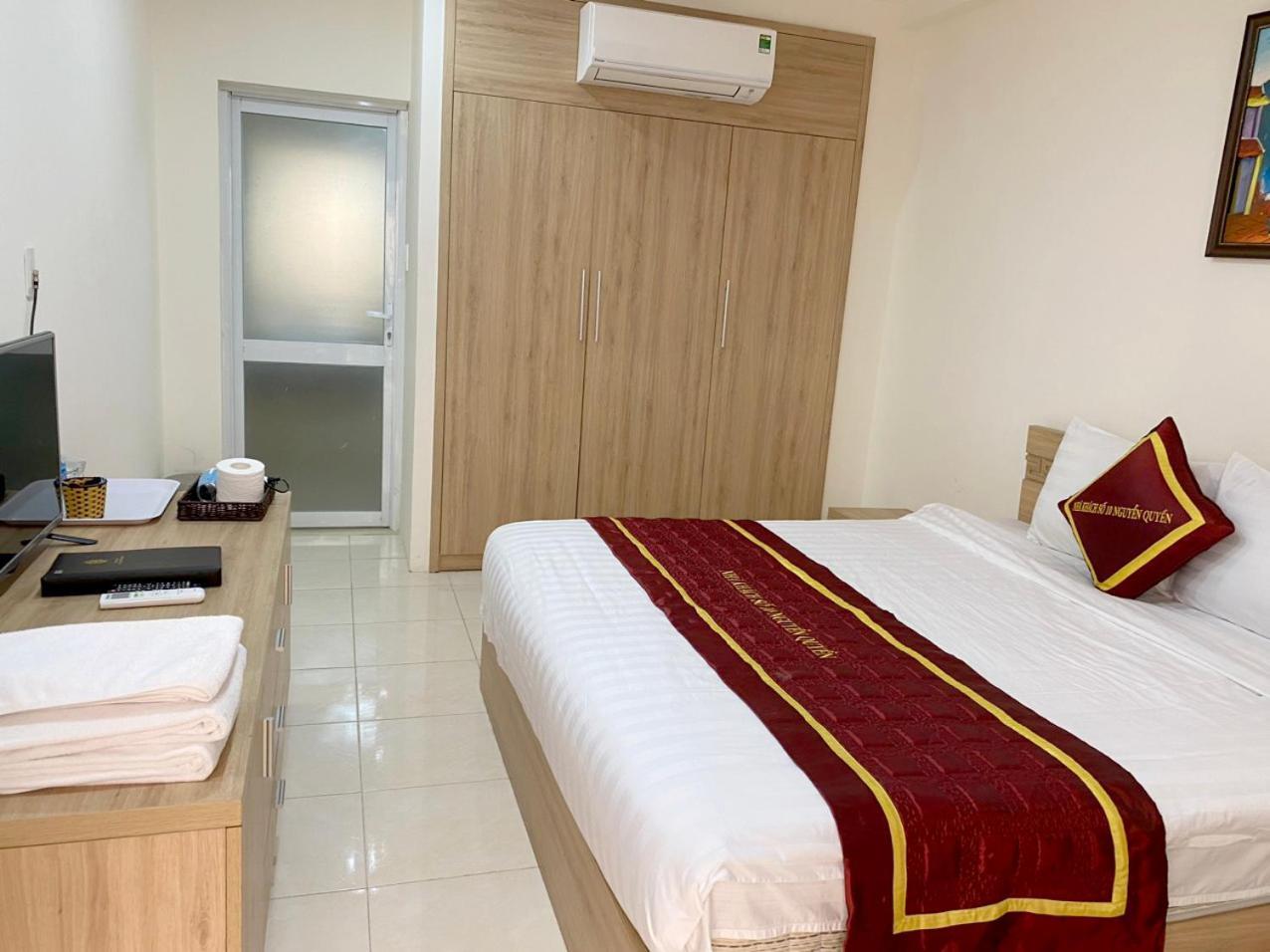 NguyẽN QuyèN Hotel Hanoi Esterno foto