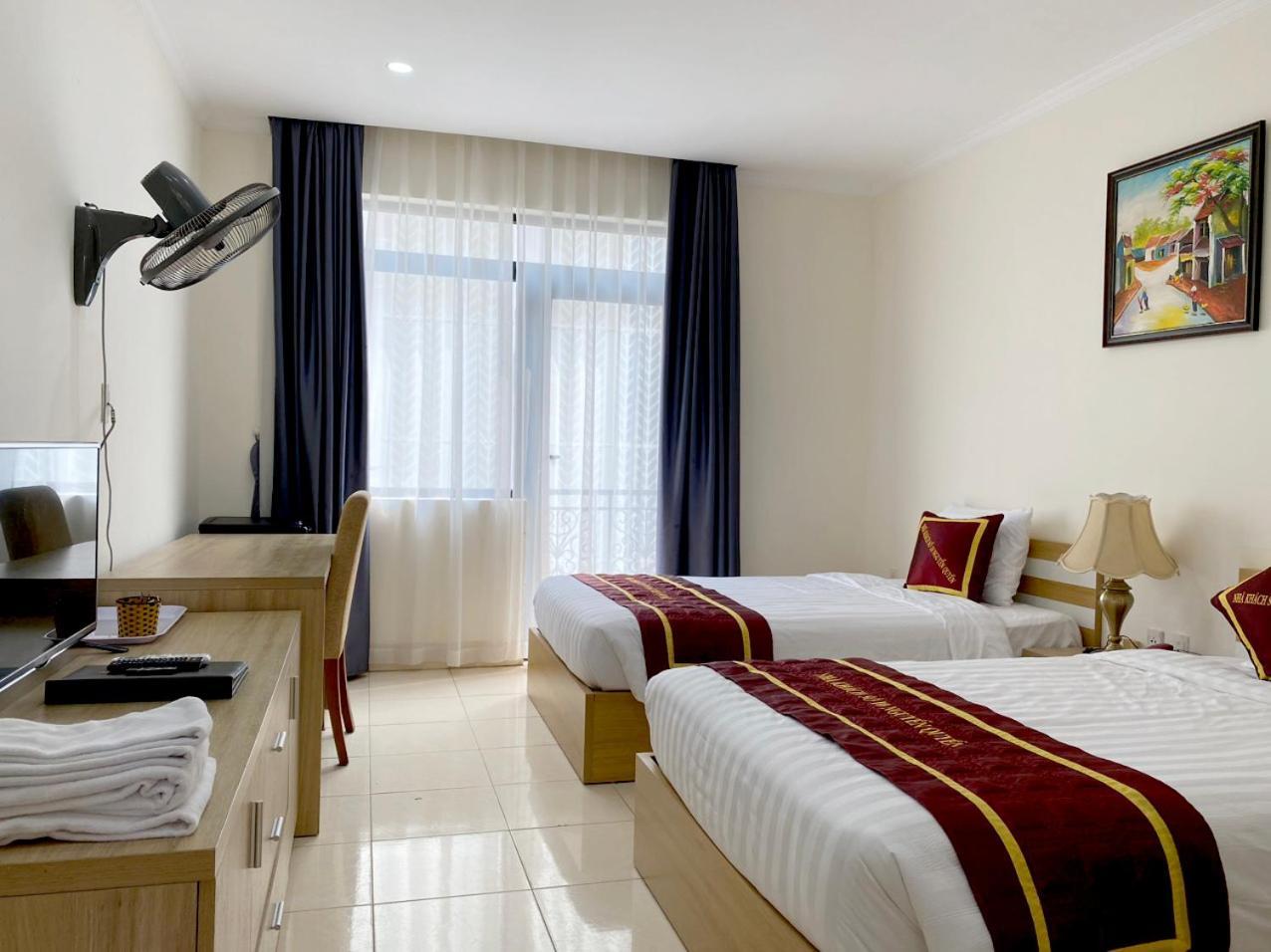 NguyẽN QuyèN Hotel Hanoi Esterno foto