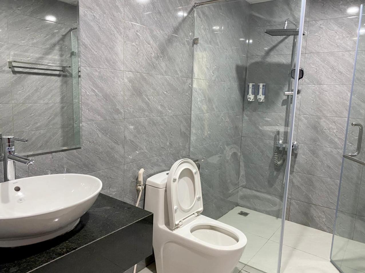NguyẽN QuyèN Hotel Hanoi Esterno foto