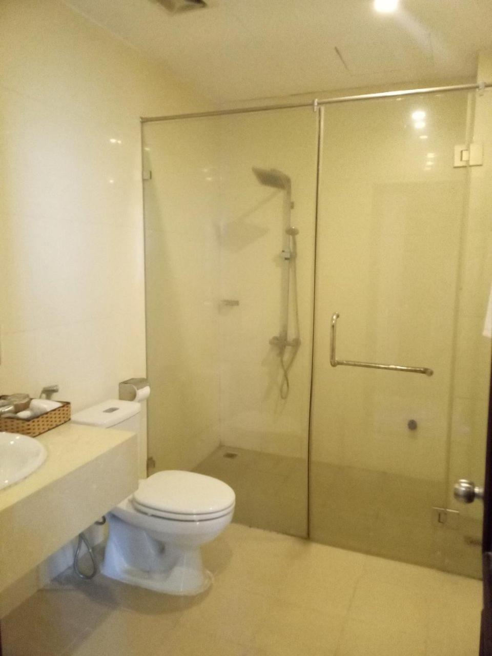NguyẽN QuyèN Hotel Hanoi Esterno foto