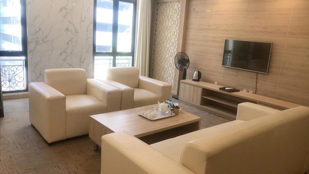 NguyẽN QuyèN Hotel Hanoi Esterno foto